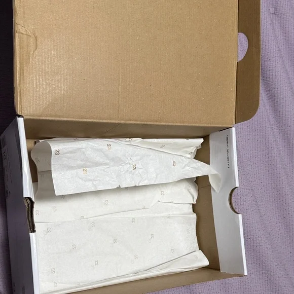 Women’s Air Jordan 1 Mid SE - Picture 12 of 13